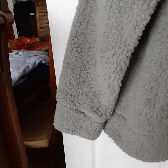 Muk Luks Women's Size Medium Pajama Top Grey - Picture 3 of 4